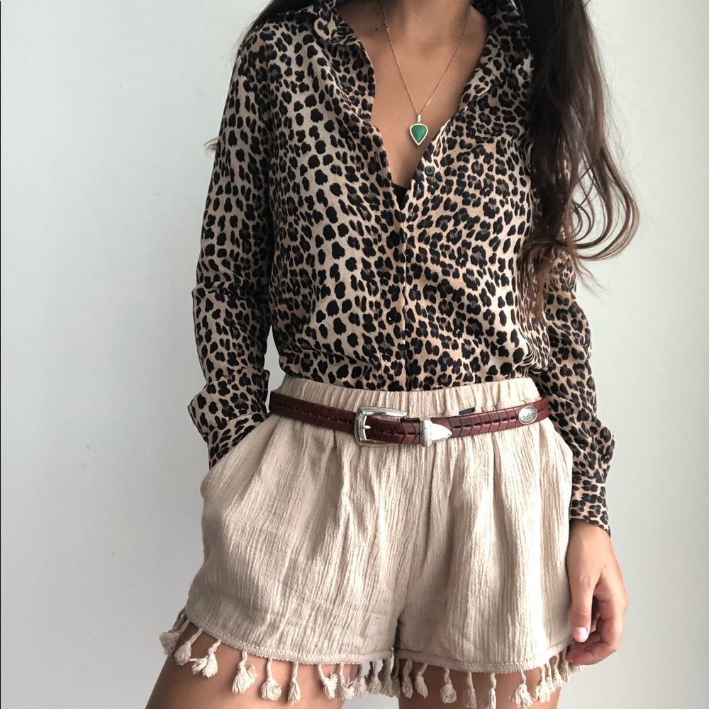 Market boho tan taupe tassel shorts XS-M - Picture 2 of 8